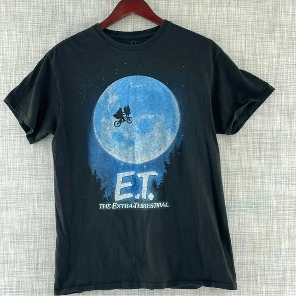 E.T. Movie Universal tag Men's size Medium Short sleeve shirt 9465 - Picture 1 of 7